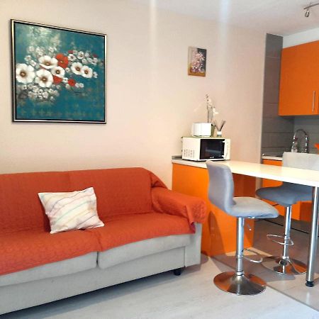 אדחה Comfortable Apartment Next To The Pools מראה חיצוני תמונה