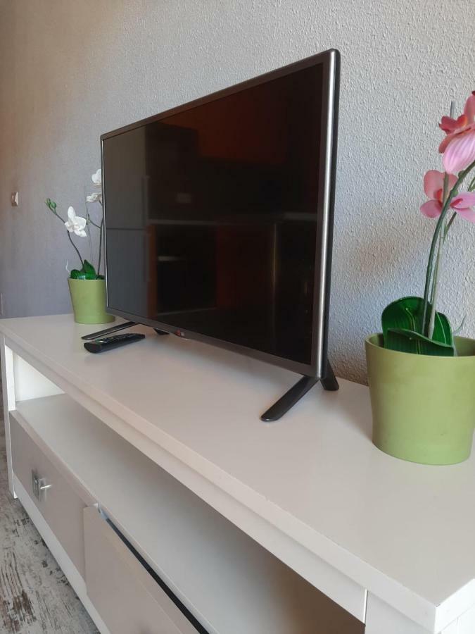 אדחה Comfortable Apartment Next To The Pools מראה חיצוני תמונה